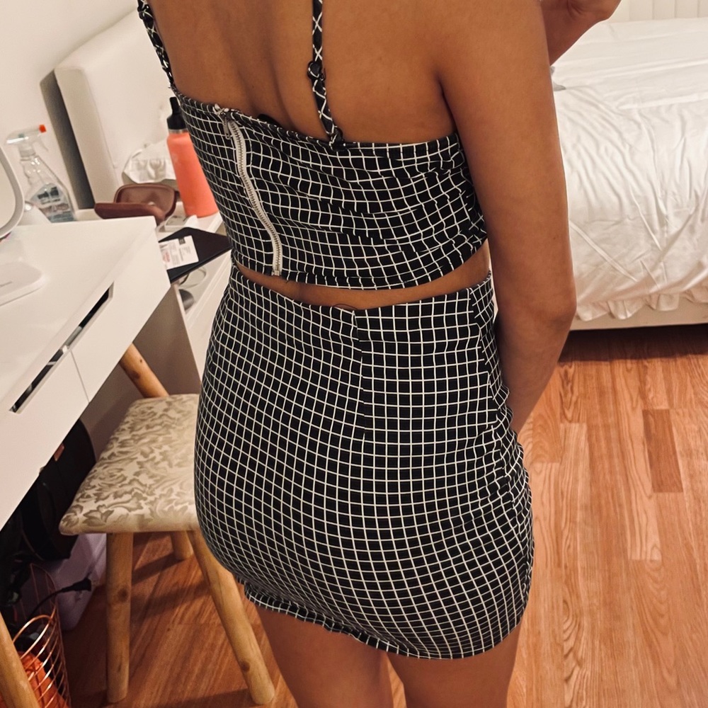Checked Skirt Set - Picture 2 of 3